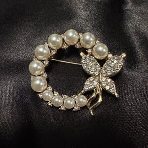 Butterfly Pearl Brooch | Rhinestone Wings | Vintage Vibes Statement Pin